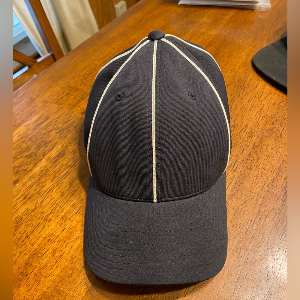 Richardson OFL485 referee hat. Size L – XL. (7 3/8–7 5/8.) black with white trim